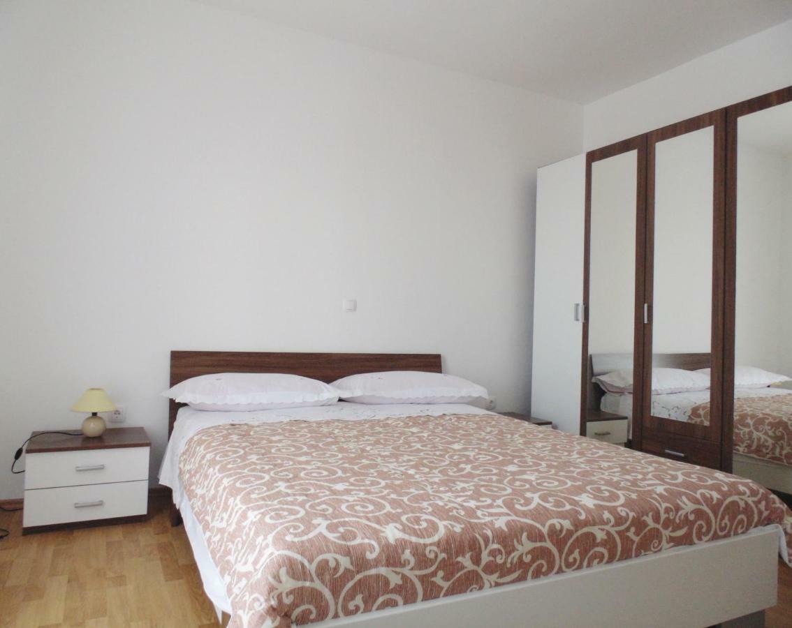 1 Bedroom Apartment 55 M2 Ртина Екстер'єр фото